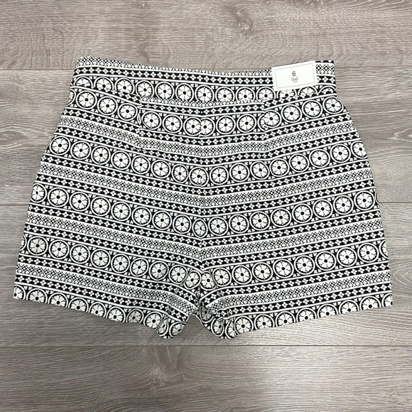 GAP Black and White High Waist Women Shorts - Picture 12 of 13